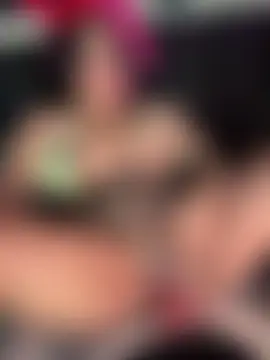 Chat XXX en directo de halana_squirts