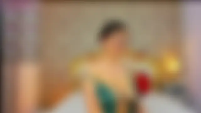 JulieBigAssx Adlı Modelin Canlı XXX Sohbeti