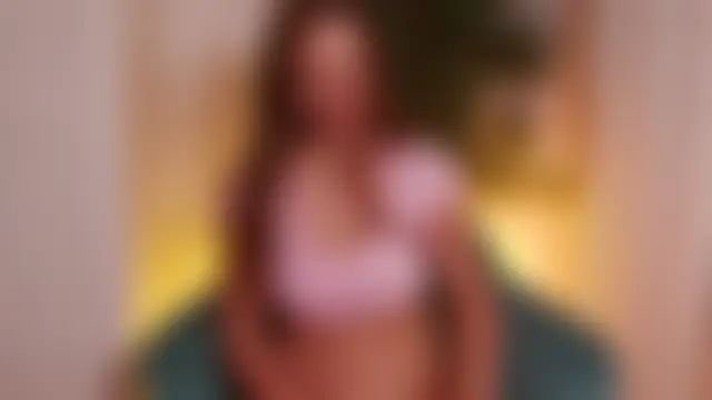 StracciaStella- Adlı Modelin Canlı XXX Sohbeti