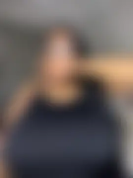 Bustygoddess32 élő XXX-chatje