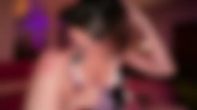 GennaJames Show in webcam