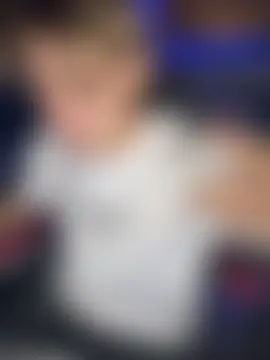 AngelLatinBoy: διαδικτυακό σόου στην κάμερα