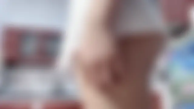 LyLy_Office: διαδικτυακό σόου στην κάμερα