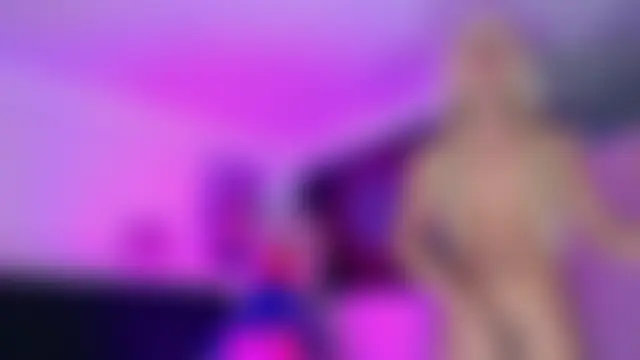 DaliaBacil25: διαδικτυακό σόου στην κάμερα