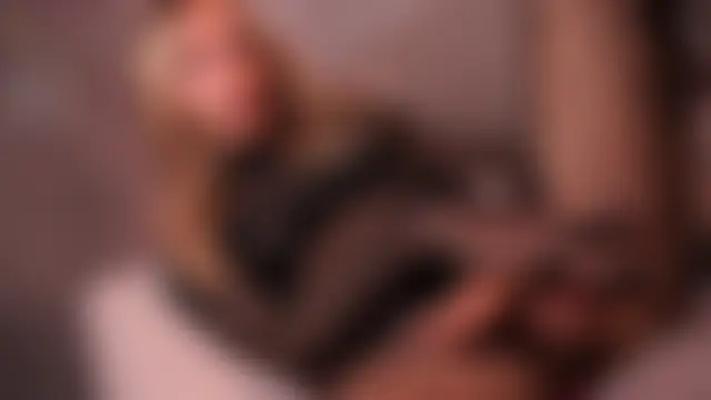 _Your_fenka_: διαδικτυακό σόου στην κάμερα