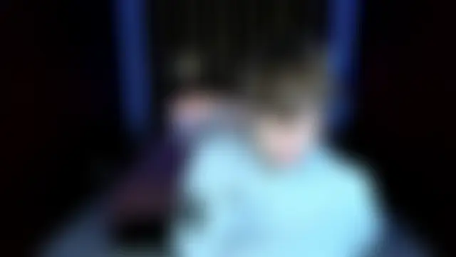 MarkBranston: διαδικτυακό σόου στην κάμερα