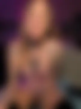 sarahpearlx's Webcam Show