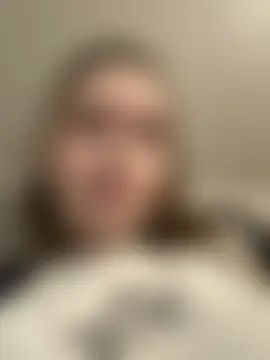 Seks show uživo modela HornyGirlH na kameri