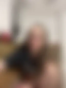 MartiniiSelenna's Live Chat Room