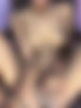 Small_Titss Show in webcam