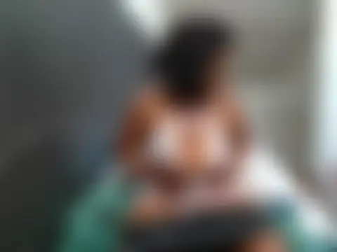 BustieMandy's Live XXX Chat