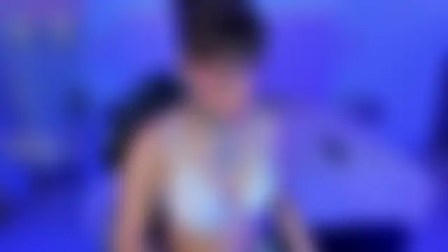 Gyal_8_ Chat Room in diretta