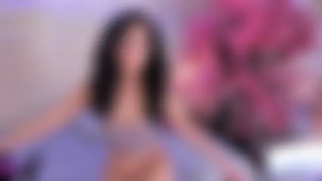 Tyna01: διαδικτυακό σόου στην κάμερα