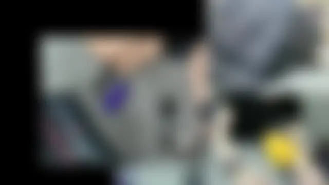 Lacht_Liden: απευθείας σέξι σόου στην κάμερα