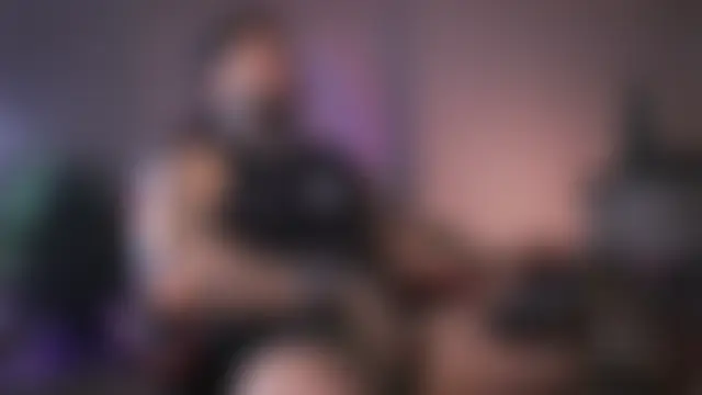 LeoSalvatore_'s Live Chat Room