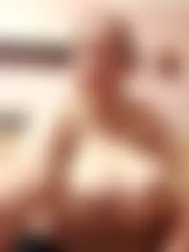 BustyLadyAlma's Live Webcam Show