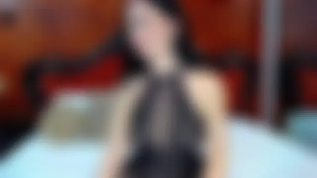 SuzanneKer1 Adlı Modelin Canlı XXX Sohbeti