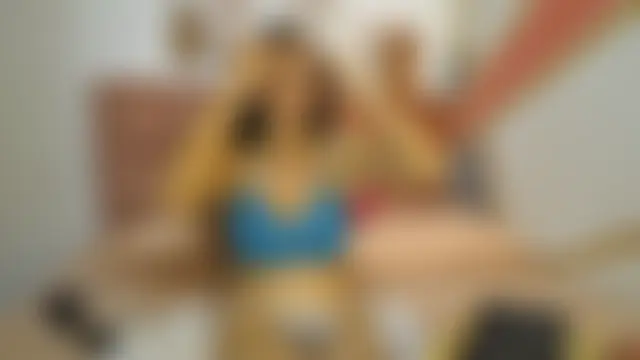 Gin_Boobs' Live Chat Room