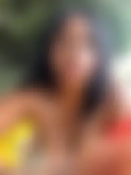 HanaThompson: διαδικτυακό σόου στην κάμερα