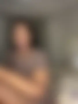 Bustygoddess32's Live Chat Room