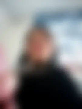 Lesly_10-'s Live Chat Room