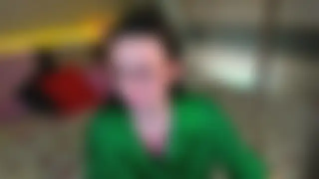 YourLovellyStory's Live Chat Room