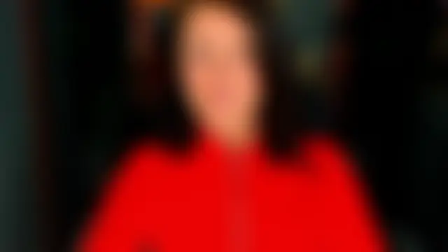 AnaMills' Live Chat Room