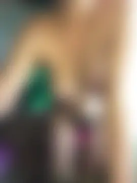 CoraVibes' Live Chat Room