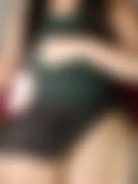 Riya_Malik's Live Chat Room