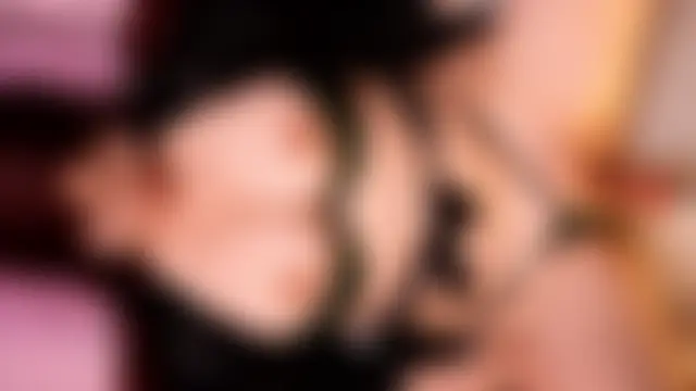 tu_julieta_gh's Live XXX Chat