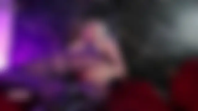 crislingery_dolli's Webcam Show