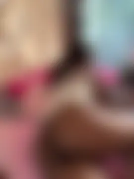 Emi_rousse's Webcam Show