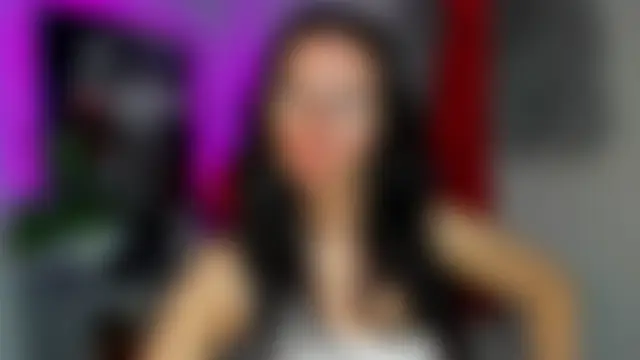 HelenLuxx's Live Chat Room