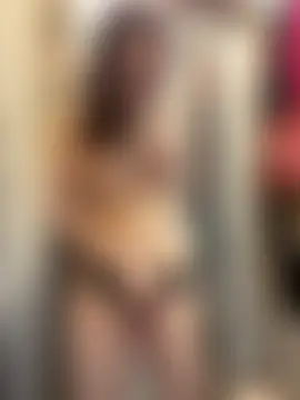 Mia_Mia_M's Live Chat Room