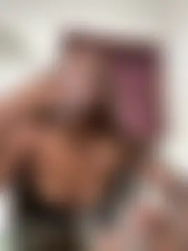 LiaTrainorn Live XXX chat