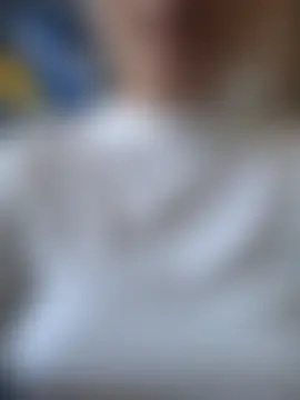 Pokazy przed seks kamerką na żywo – Emi_hot1