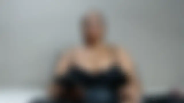 Show modela BustyMelonssXXXX na web-kameri