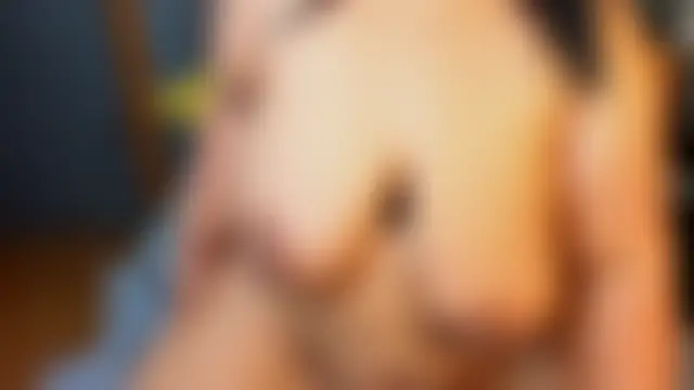 AmyCubes Adlı Modelin Canlı Seks Kamerası Şovu