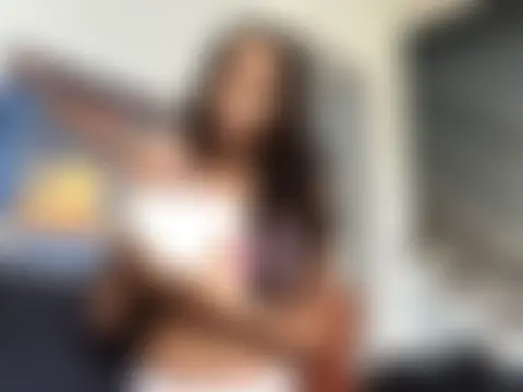 LunaBl00m Show in webcam