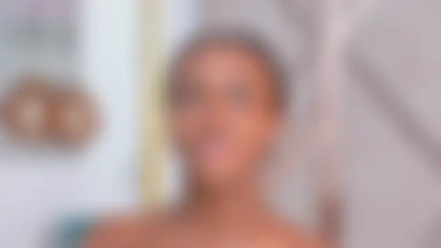 Sally-Noa's Live XXX Chat