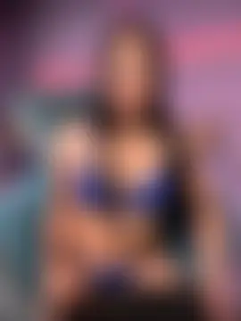 IamCharlottevega: διαδικτυακό σόου στην κάμερα