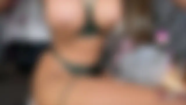 LisaAkira Show in webcam