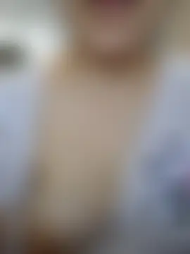 Emi_hot1's Webcam Show