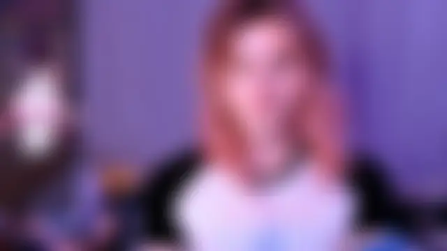 Alice_Hells: διαδικτυακό σόου στην κάμερα