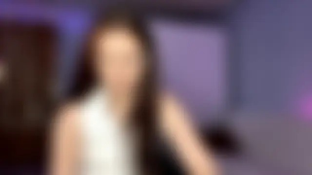 Lia_rise's Live Chat Room