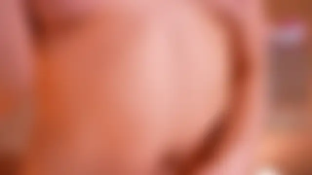 Miablueye: απευθείας σέξι σόου στην κάμερα