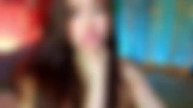 Lucy_louras Live chatroom