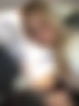 Elnonoykeila77 现场性爱视讯表演