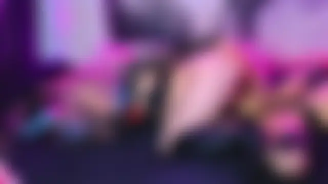 SAKURA_DREAMCOREn Webbikameraesitys