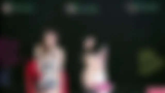 MHe-002 live sex-cam show